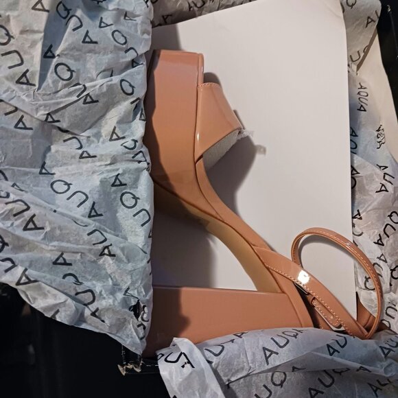 Aqua Tan Block Heel Sandals - Picture 10 of 11